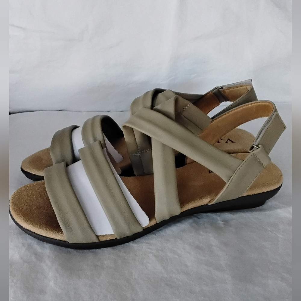 Stylish Women's VJH Confort Sandals in Olive